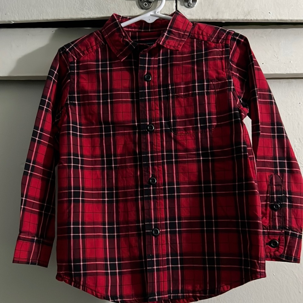 The children’s place long sleeve plaid button down shirt